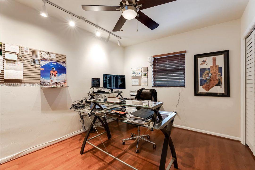 For Sale: $1,995,000 (5 beds, 3 baths, 3678 Square Feet)