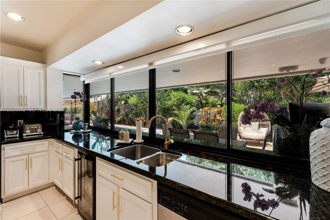 For Sale: $1,995,000 (5 beds, 3 baths, 3678 Square Feet)