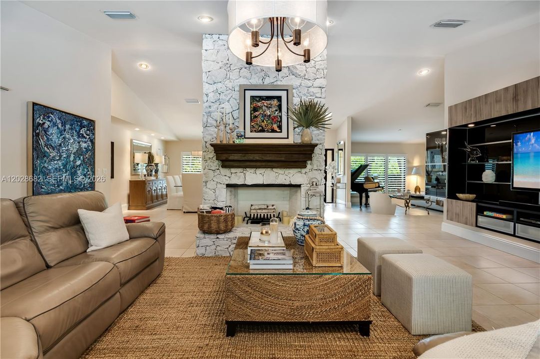 For Sale: $1,995,000 (5 beds, 3 baths, 3678 Square Feet)