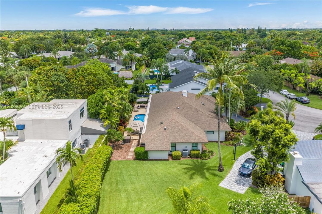 For Sale: $1,995,000 (5 beds, 3 baths, 3678 Square Feet)