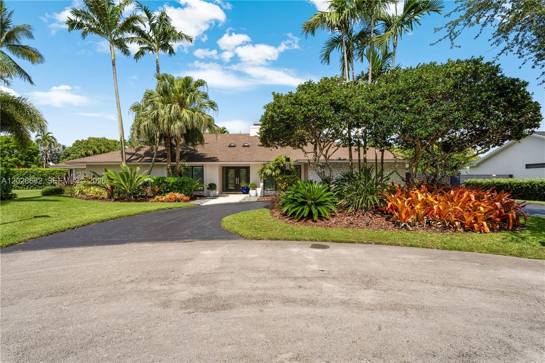 For Sale: $1,995,000 (5 beds, 3 baths, 3678 Square Feet)