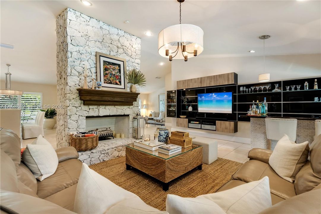 For Sale: $1,995,000 (5 beds, 3 baths, 3678 Square Feet)