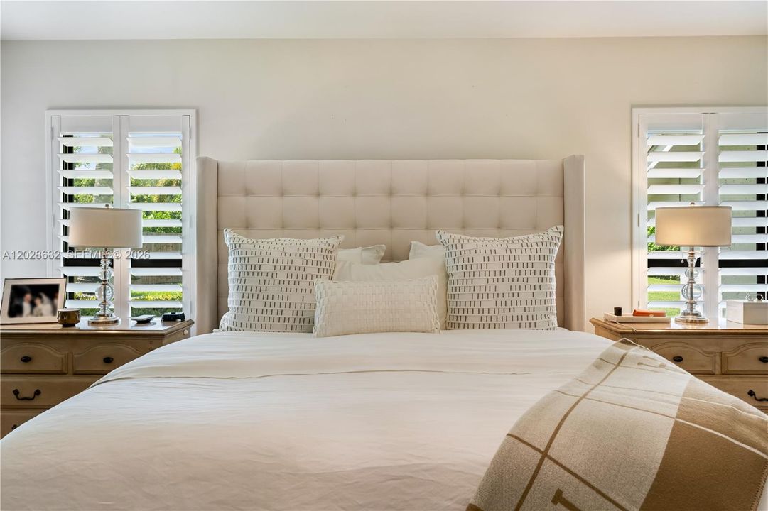 For Sale: $1,995,000 (5 beds, 3 baths, 3678 Square Feet)