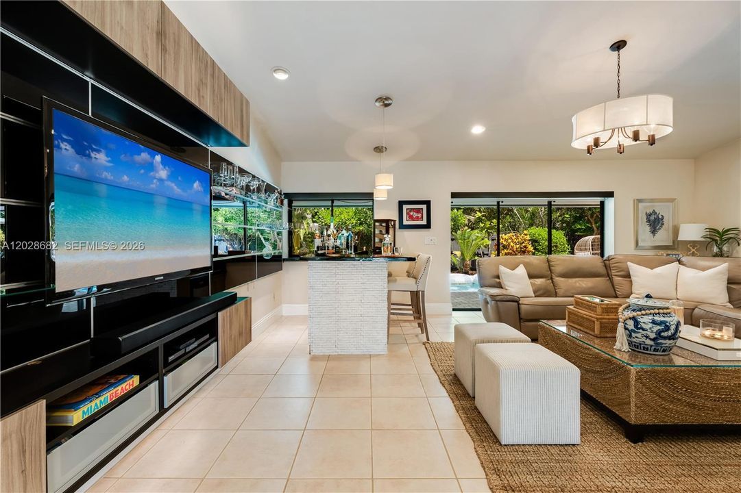 For Sale: $1,995,000 (5 beds, 3 baths, 3678 Square Feet)
