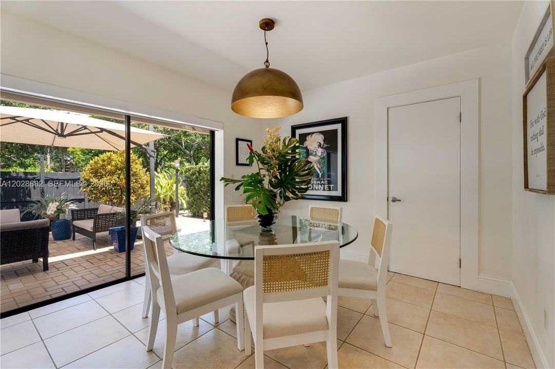For Sale: $1,995,000 (5 beds, 3 baths, 3678 Square Feet)