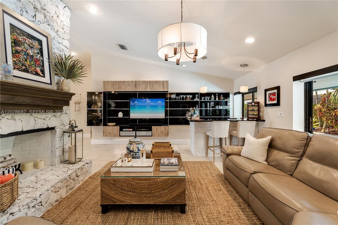 For Sale: $1,995,000 (5 beds, 3 baths, 3678 Square Feet)