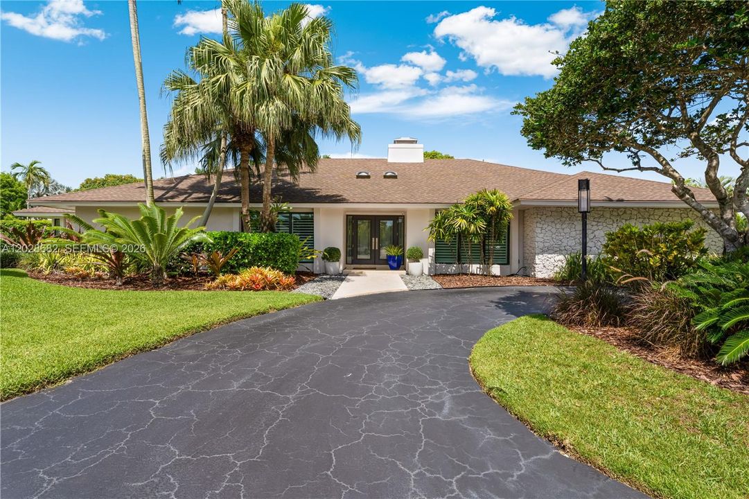For Sale: $1,995,000 (5 beds, 3 baths, 3678 Square Feet)
