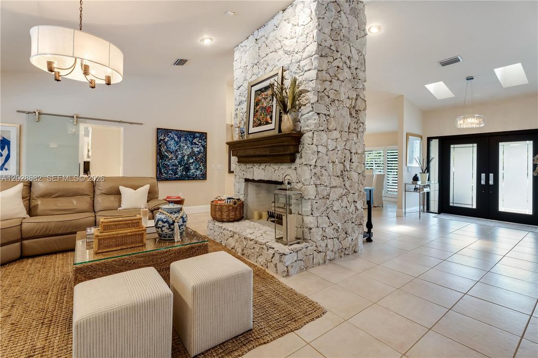 For Sale: $1,995,000 (5 beds, 3 baths, 3678 Square Feet)