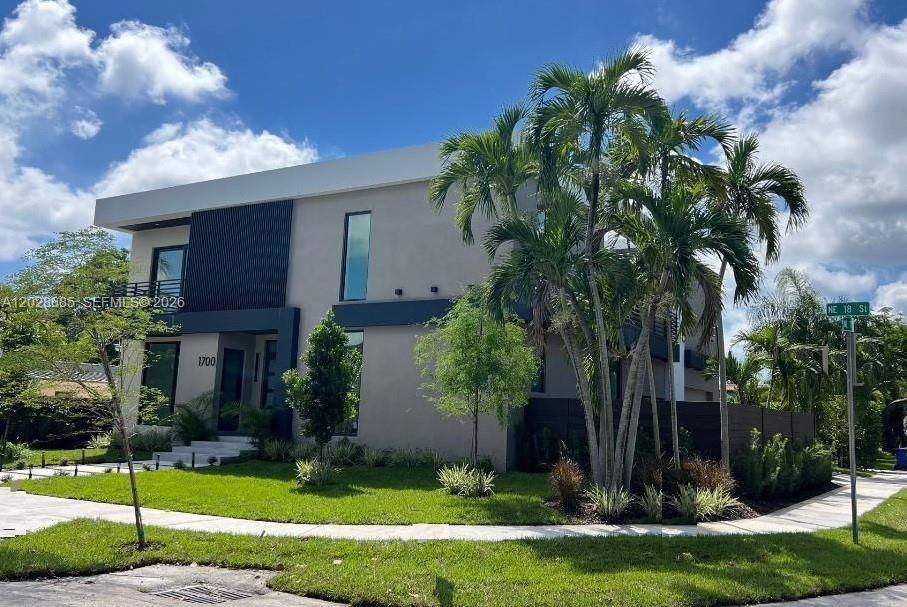 For Sale: $2,255,000 (5 beds, 4 baths, 0 Square Feet)
