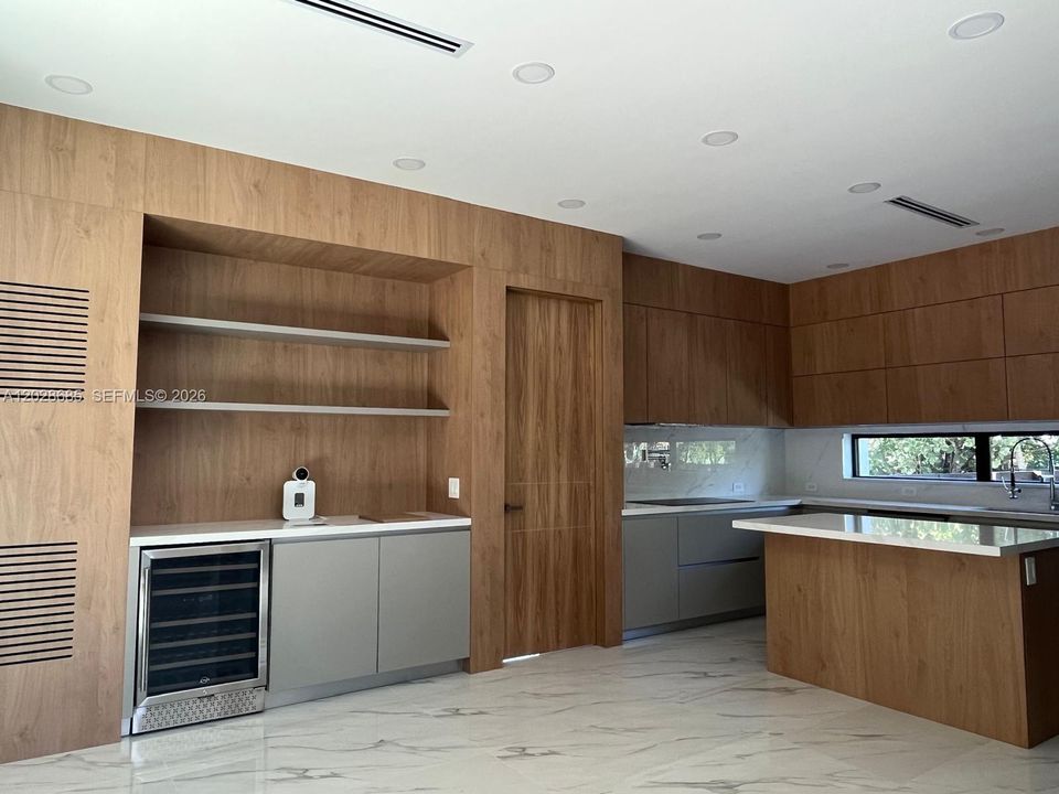 For Sale: $2,255,000 (5 beds, 4 baths, 0 Square Feet)