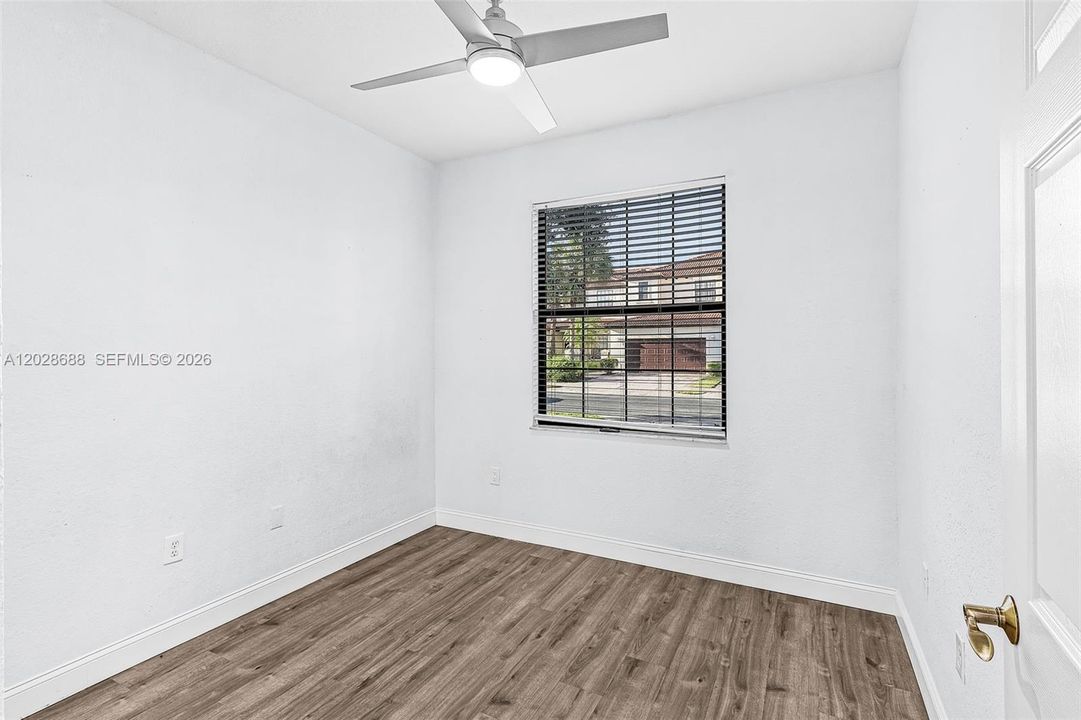 En Venta: $300,000 (3 camas, 2 baños, 1268 Pies cuadrados)