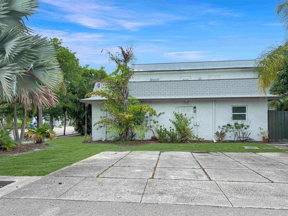 1202 N Andrews Ave (9)