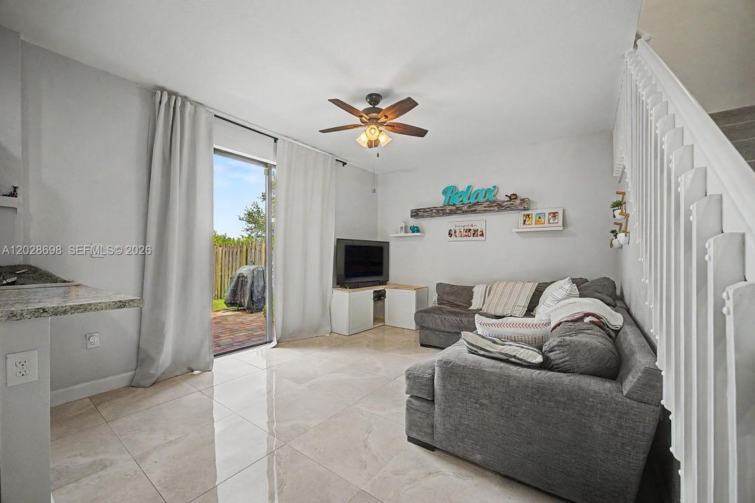 Active With Contract: $349,999 (3 beds, 2 baths, 1452 Square Feet)