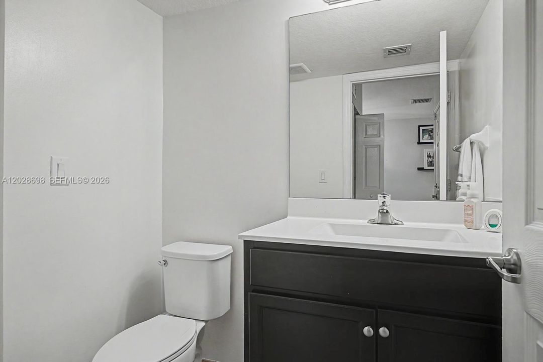 Active With Contract: $349,999 (3 beds, 2 baths, 1452 Square Feet)