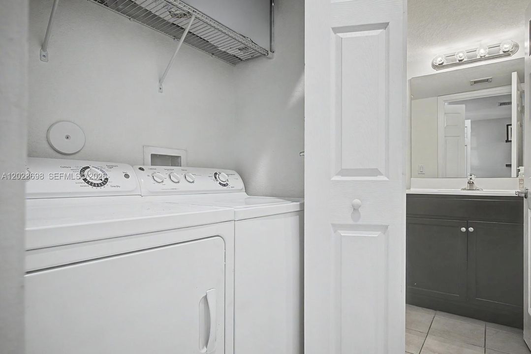 Active With Contract: $349,999 (3 beds, 2 baths, 1452 Square Feet)