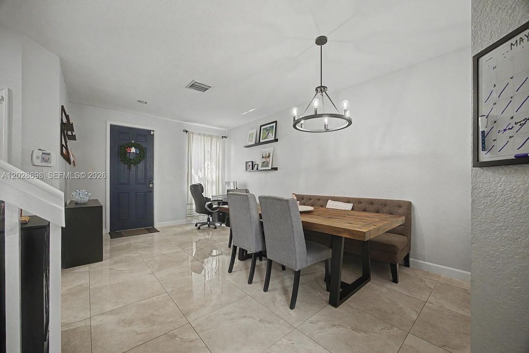 Active With Contract: $349,999 (3 beds, 2 baths, 1452 Square Feet)