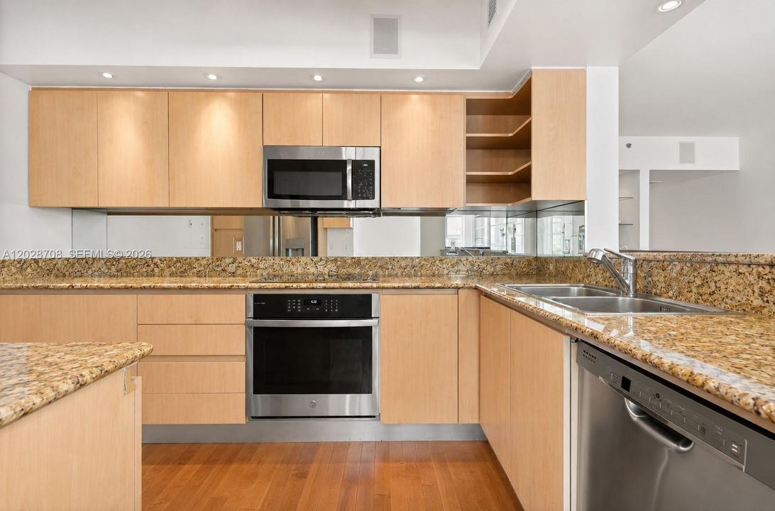 En Venta: $1,199,000 (2 camas, 2 baños, 1155 Pies cuadrados)