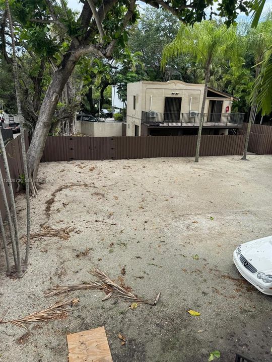 For Rent: $2,000 (1 beds, 1 baths, 2243 Square Feet)