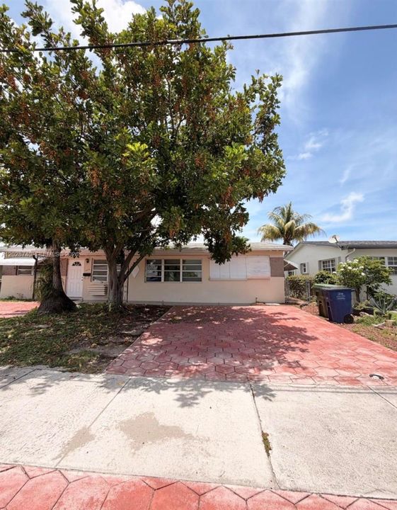 For Rent: $2,500 (2 beds, 1 baths, 1829 Square Feet)