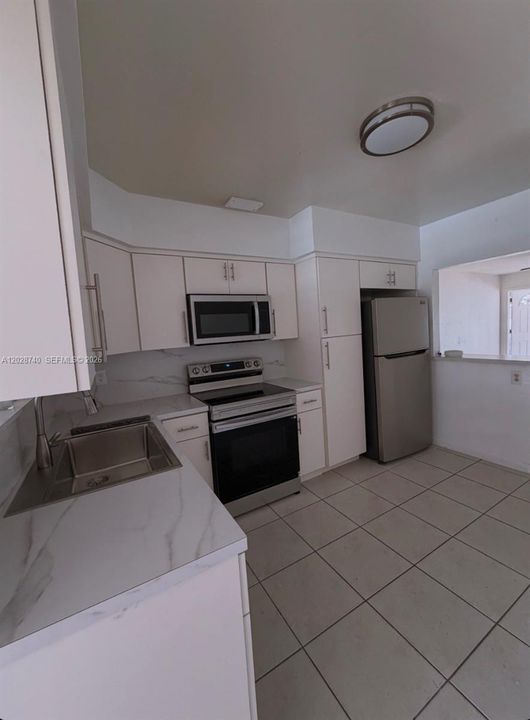 For Rent: $2,500 (2 beds, 1 baths, 1829 Square Feet)