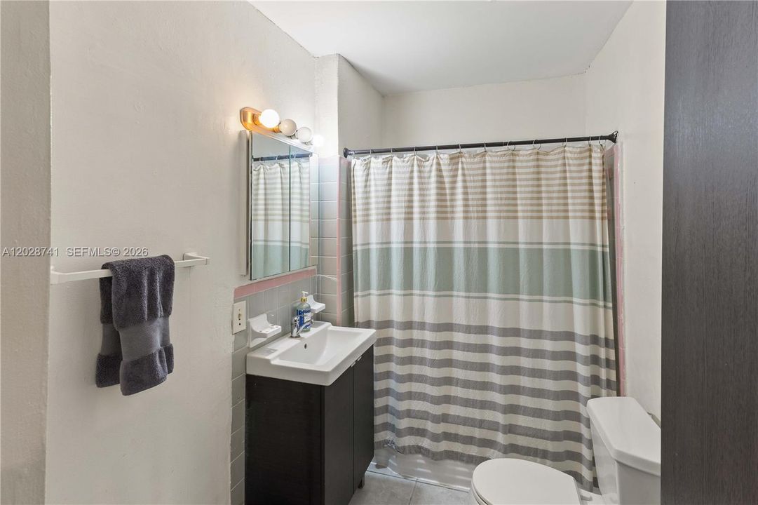 For Sale: $875,000 (4 beds, 3 baths, 1802 Square Feet)