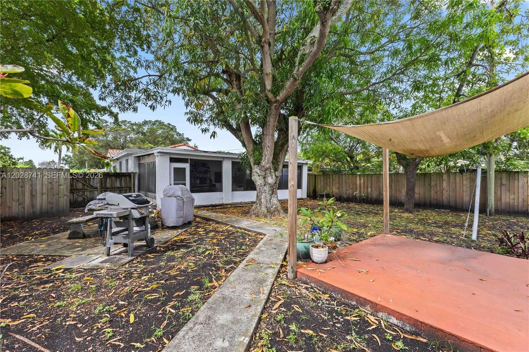 For Sale: $875,000 (4 beds, 3 baths, 1802 Square Feet)