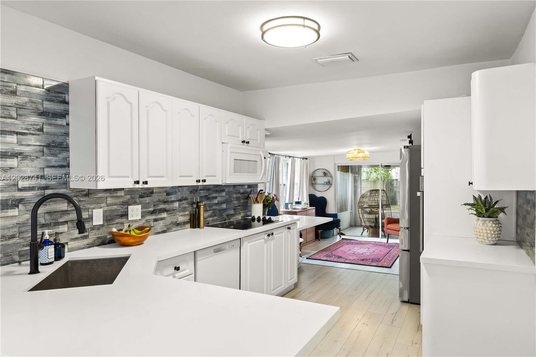 For Sale: $875,000 (4 beds, 3 baths, 1802 Square Feet)