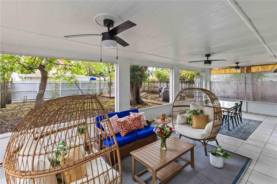 For Sale: $875,000 (4 beds, 3 baths, 1802 Square Feet)