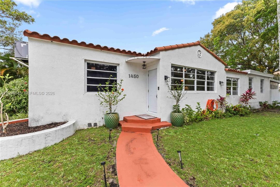 For Sale: $875,000 (4 beds, 3 baths, 1802 Square Feet)