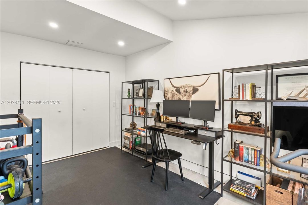 For Sale: $875,000 (4 beds, 3 baths, 1802 Square Feet)