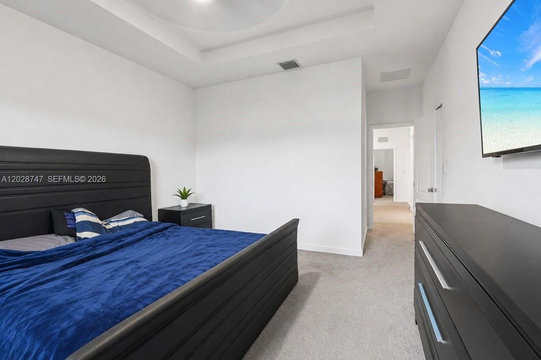 For Sale: $505,000 (4 beds, 3 baths, 1936 Square Feet)