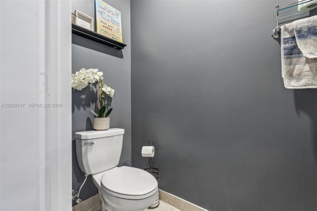 For Sale: $505,000 (4 beds, 3 baths, 1936 Square Feet)