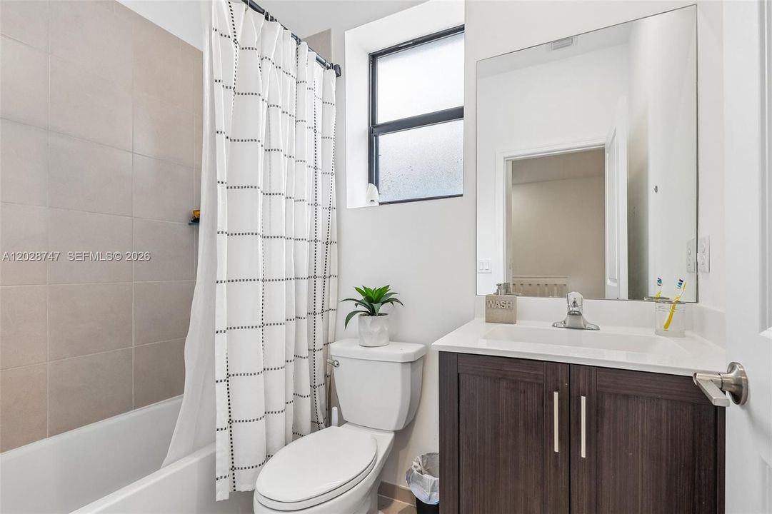 For Sale: $505,000 (4 beds, 3 baths, 1936 Square Feet)