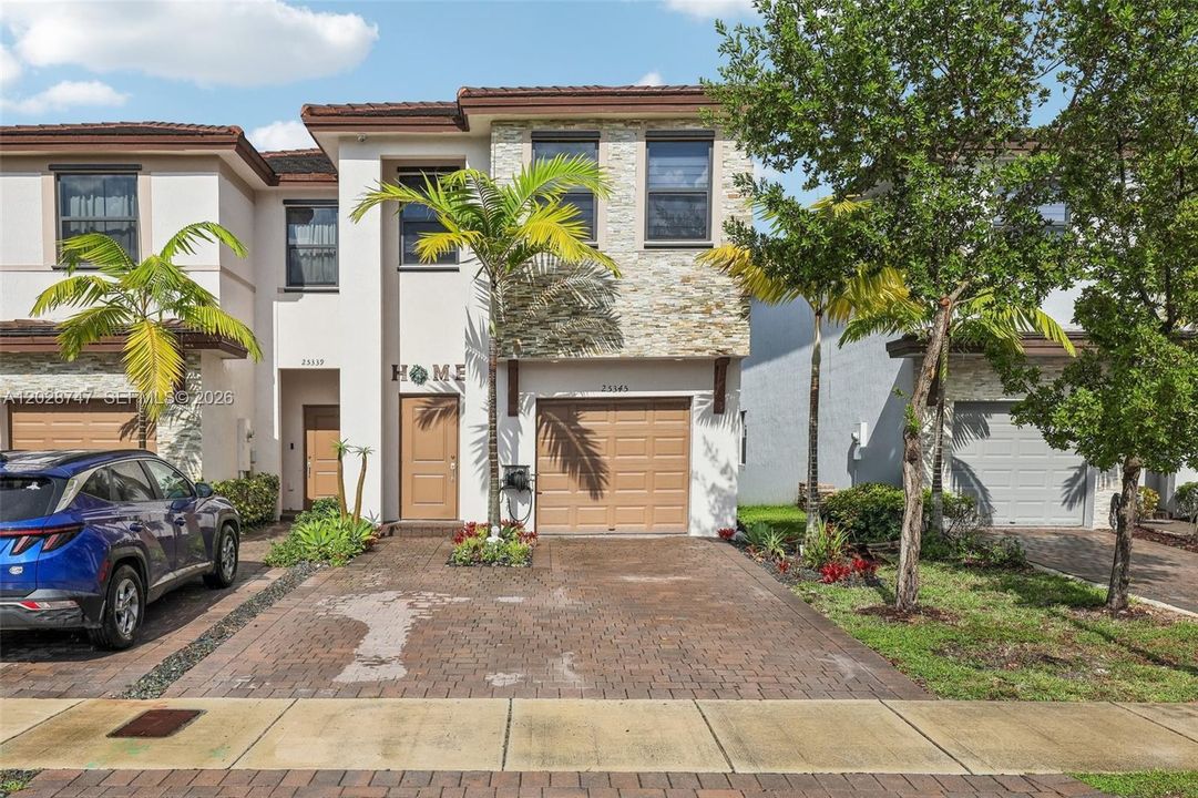 For Sale: $505,000 (4 beds, 3 baths, 1936 Square Feet)