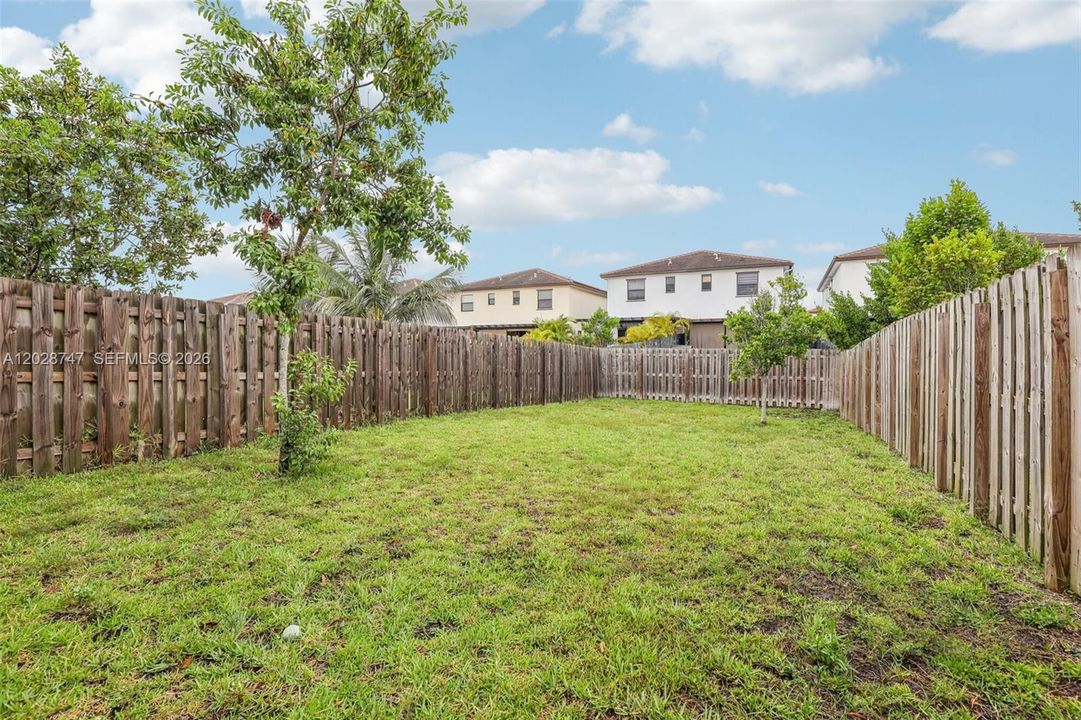 For Sale: $505,000 (4 beds, 3 baths, 1936 Square Feet)