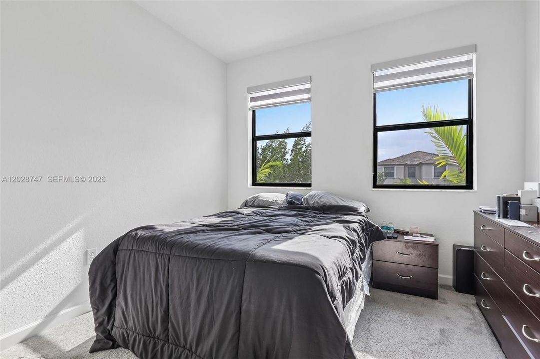 For Sale: $505,000 (4 beds, 3 baths, 1936 Square Feet)