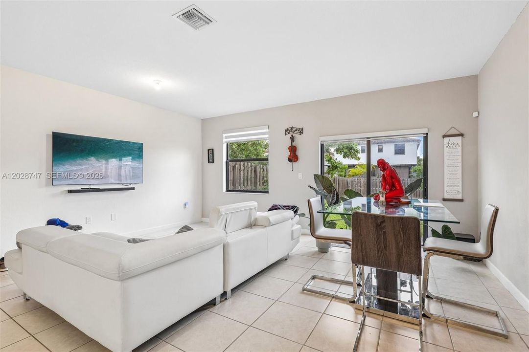 For Sale: $505,000 (4 beds, 3 baths, 1936 Square Feet)