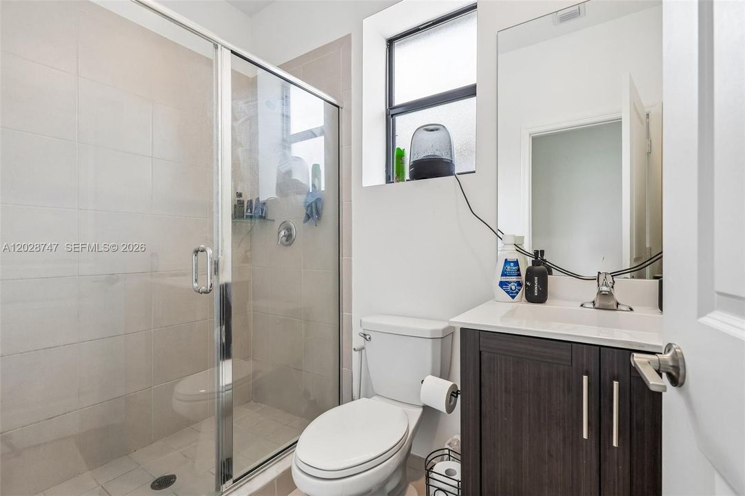 For Sale: $505,000 (4 beds, 3 baths, 1936 Square Feet)