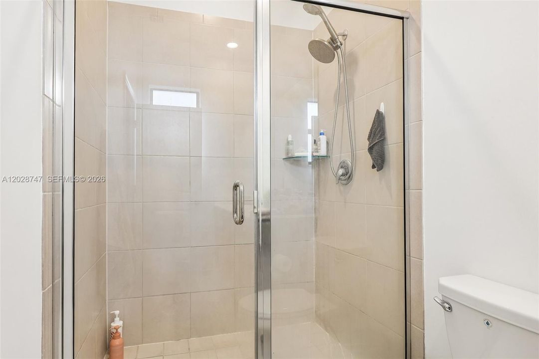For Sale: $505,000 (4 beds, 3 baths, 1936 Square Feet)