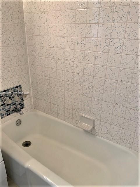 For Rent: $3,000 (2 beds, 1 baths, 3036 Square Feet)