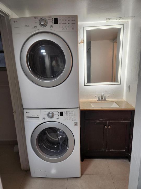 11 w&D _ vanity