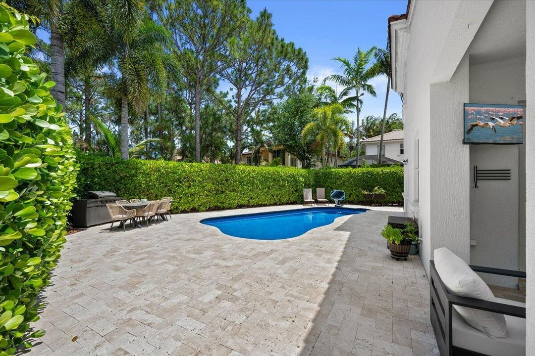 Covered/Patio/Pool Area