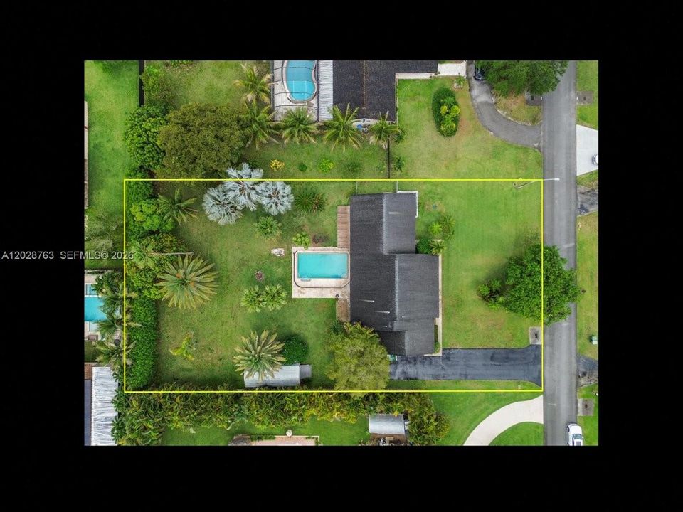 En Venta: $760,000 (3 camas, 2 baños, 2687 Pies cuadrados)