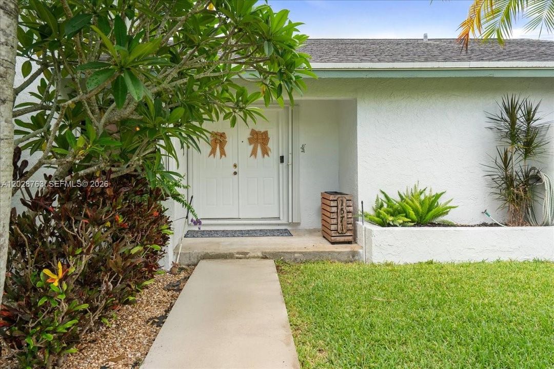 En Venta: $760,000 (3 camas, 2 baños, 2687 Pies cuadrados)