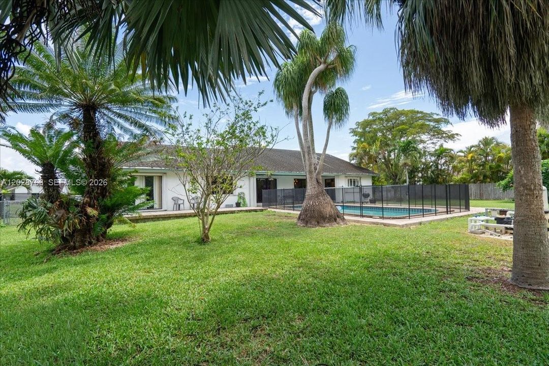 En Venta: $760,000 (3 camas, 2 baños, 2687 Pies cuadrados)