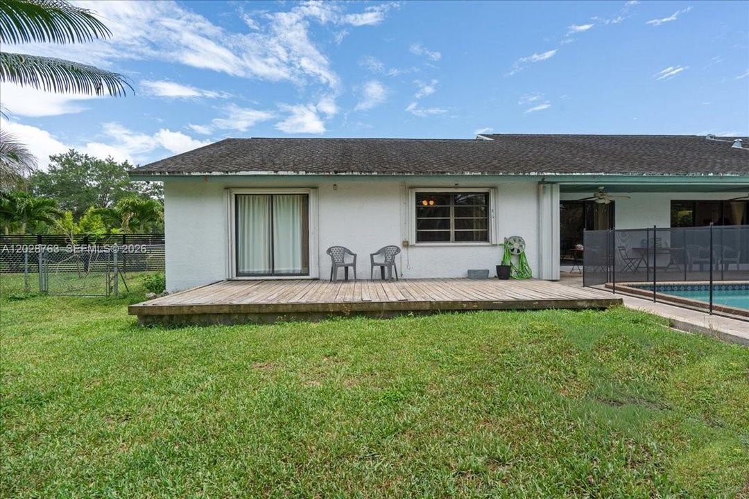 En Venta: $760,000 (3 camas, 2 baños, 2687 Pies cuadrados)