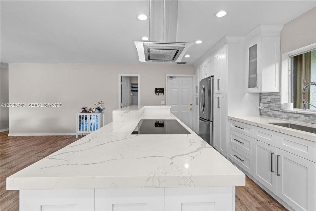 En Venta: $760,000 (3 camas, 2 baños, 2687 Pies cuadrados)