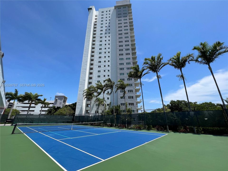 For Rent: $3,700 (3 beds, 3 baths, 1886 Square Feet)