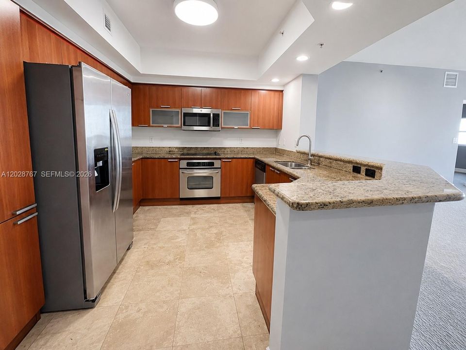 For Rent: $3,700 (3 beds, 3 baths, 1886 Square Feet)