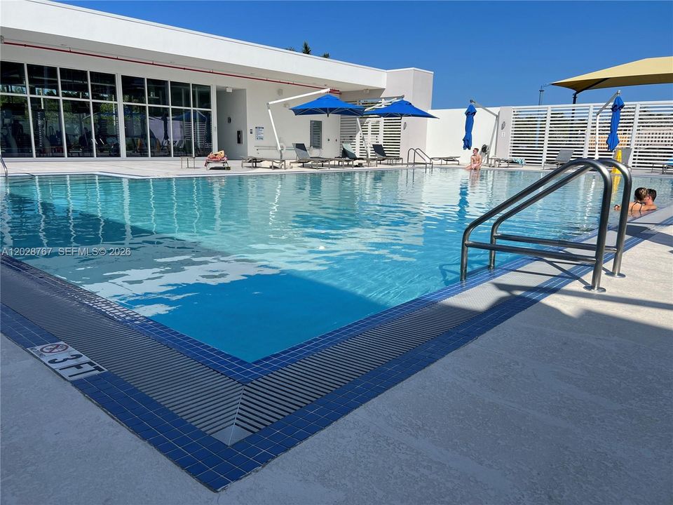 For Rent: $3,700 (3 beds, 3 baths, 1886 Square Feet)